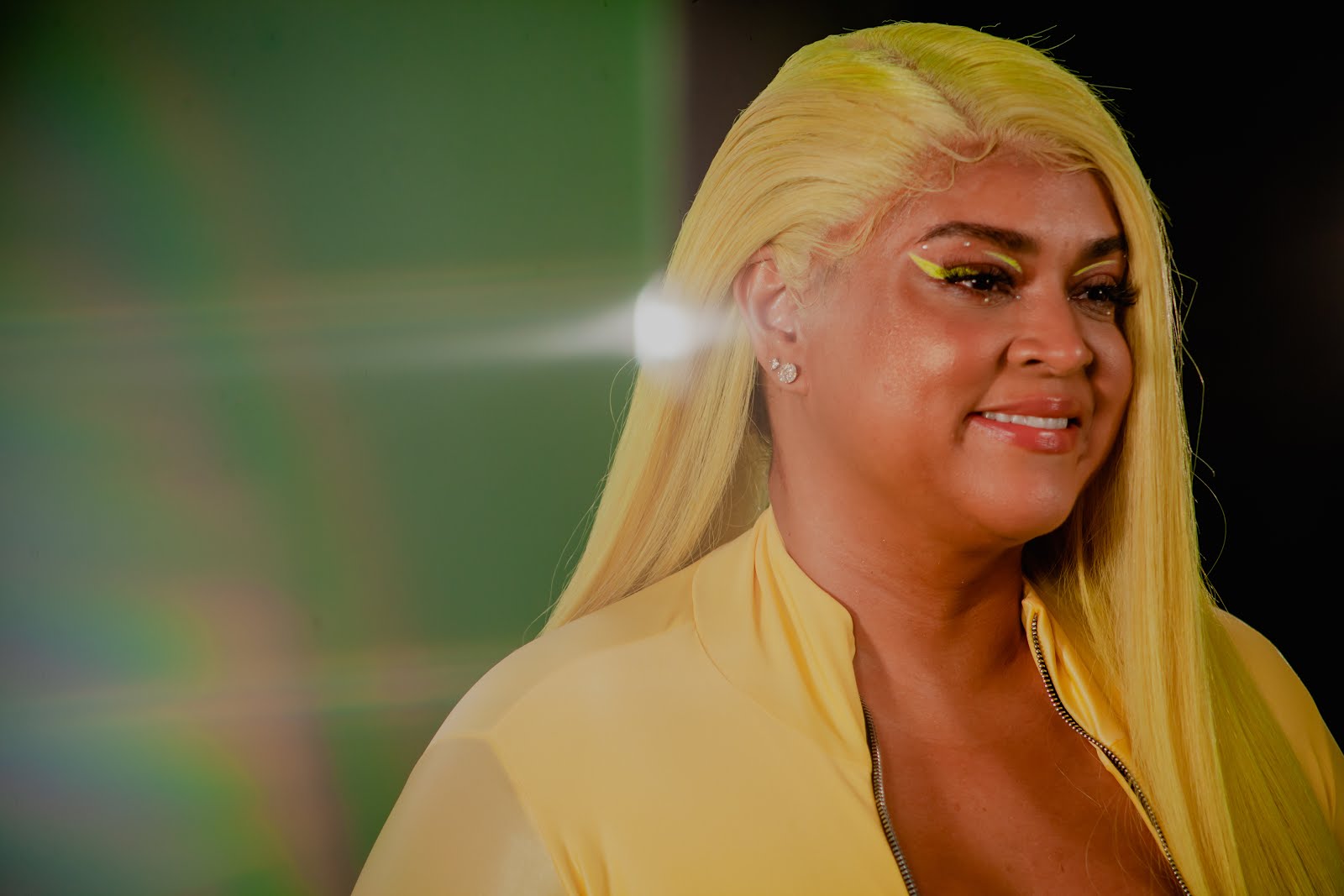 Confira o clipe de Só o Amor que Preta Gil e Gloria Groove lançam com série documental sobre mulheres transexuais - Em Neon picture