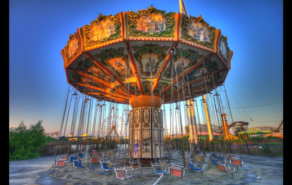 என்னுள் ஓர் ரசிகன்: Abandoned six flags - New Orleans