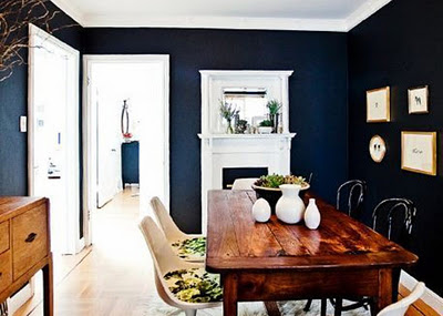 Paredes negras para el comedor: la audacia más elegante