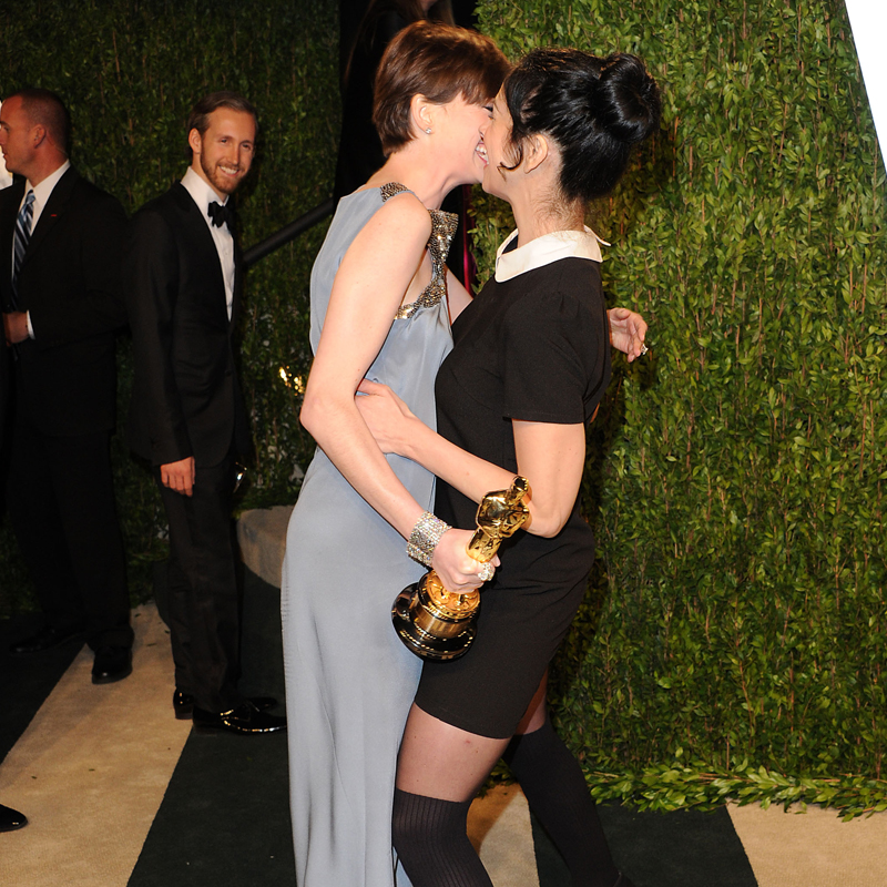 Anne Hathaway Lesbian Kiss 74