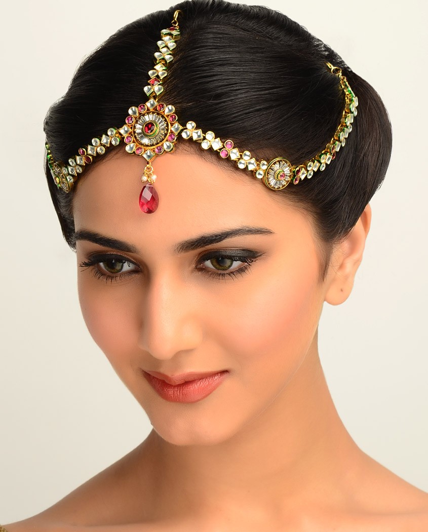 Aksessoris cantik wanita india