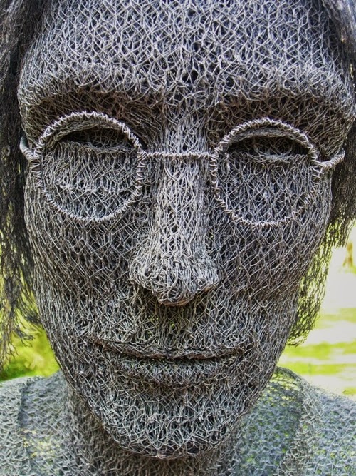 23-John-Lennon-Chicken-Wire-Sculptures-Sculptor-Ivan-Lovatt-www-designstack-co