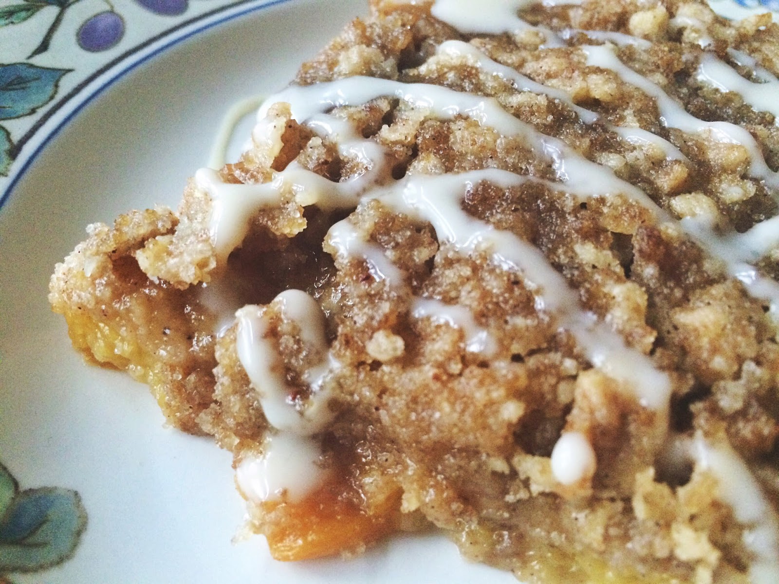Kelsey Peach crisp with maple cream sauce