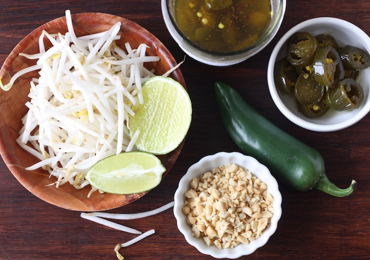 garnishes for thai rice noodle soup