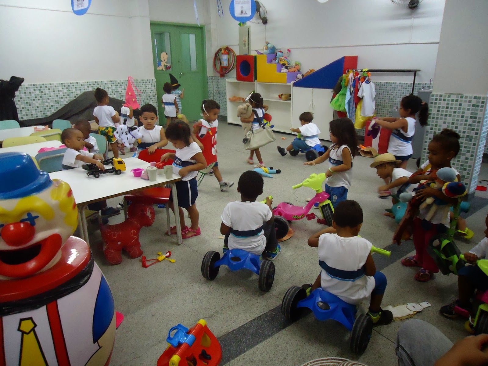 CRECHE MUNICIPAL (03.12.601) CANTINHO FELIZ