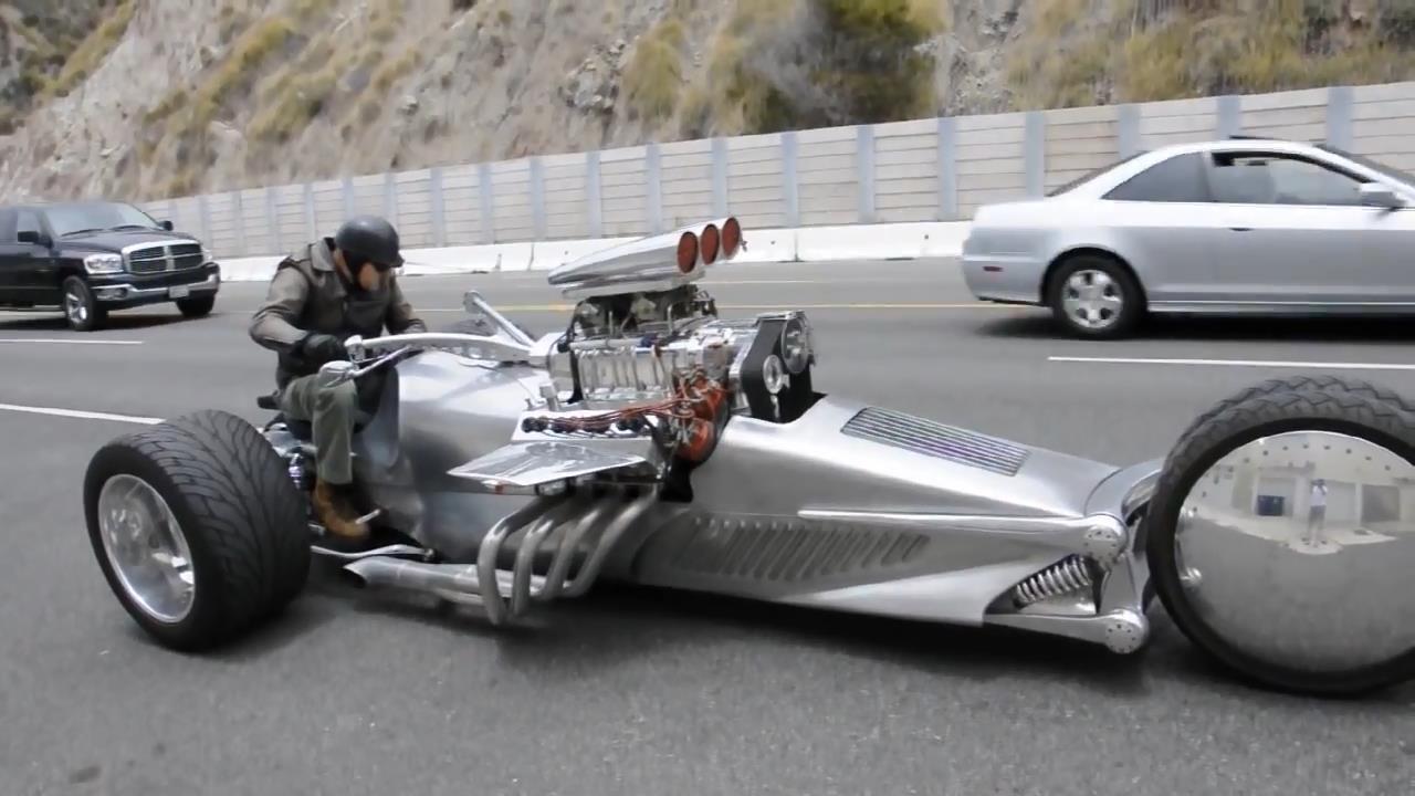 Car fails. Автоприколы 2017. Американский мотоцикл четырёхколесный. Hemi Trike Rocket II. Blastolene brothers b-702 (2007).