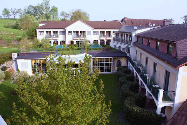 Relax-Resort Kothmühle umgeben von den Hügeln des Mostviertels © Copyright Monika Fuchs, TravelWorldOnline