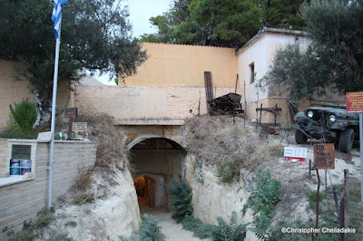 Καταφύγιο πολέμου στον Πλατανιά, έγινε μουσείο | Δείτε πώς είναι μέσα | Photos  