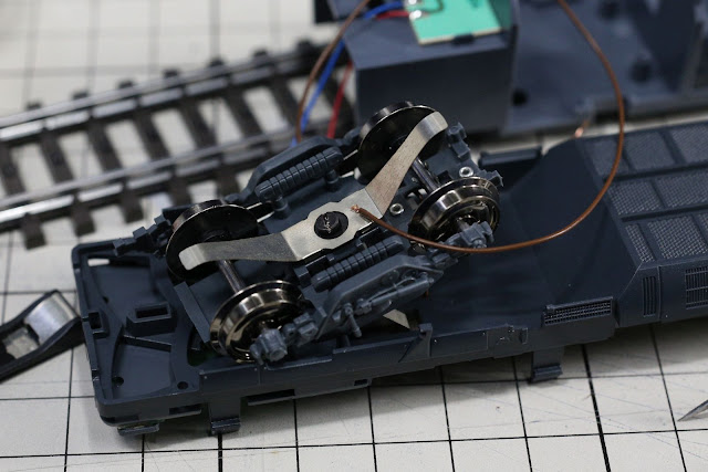 リードにつないだ猫 - 装備とトレーニングに関する役立つ情報