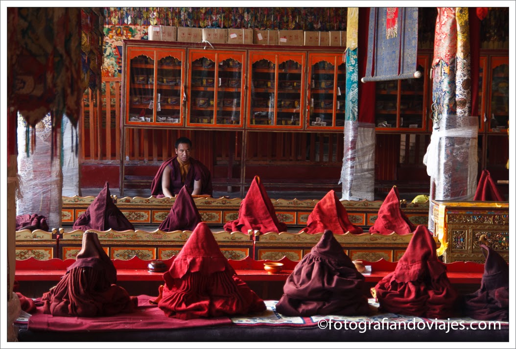 Monje tibetano meditando Monje tibetano meditando