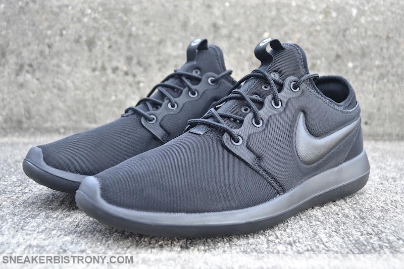 Nike Roshe Two Flyknit (Black, Dark Grey & White) END.