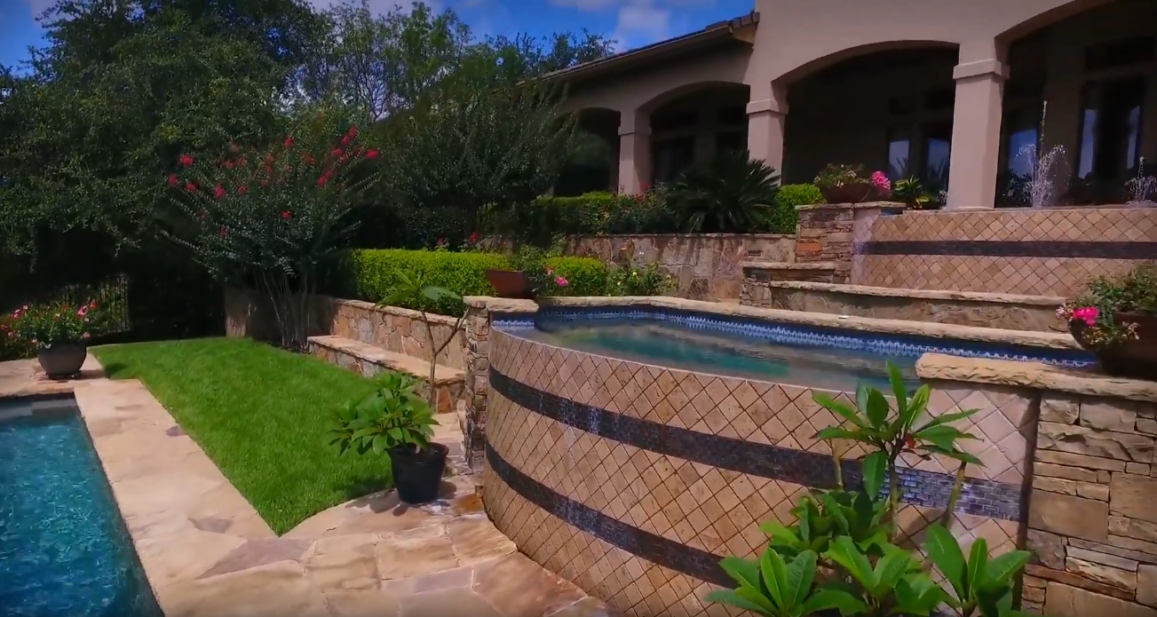 17 Photos vs. Prestigious Barton Creek Home Interior Design Tour