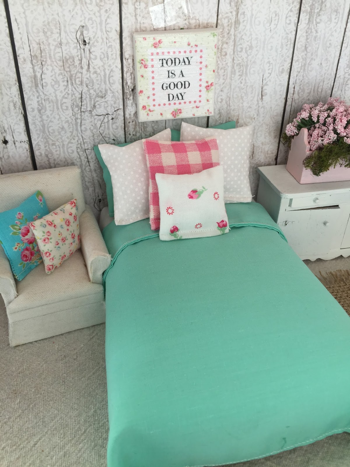 Ribbonwood Cottage 10 Minute Doll/Dollhouse PillowDIY