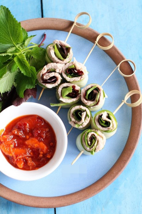 Thit luoc cham mam tom chua khong lo ngan cho bua com ngay he - Anh 7