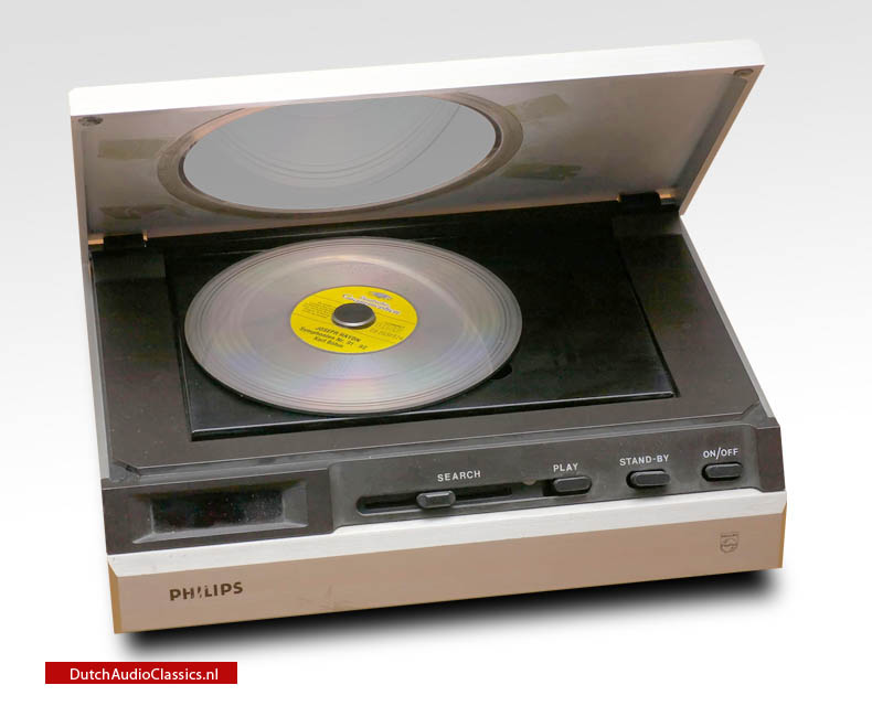 Первая компакт. Первый CD проигрыватель Филипс. Филипс компакт диск 80х. Филипс компакт диск 1979. * Sony CDP 101 - первый проигрыватель компакт дисков CD (1982);.