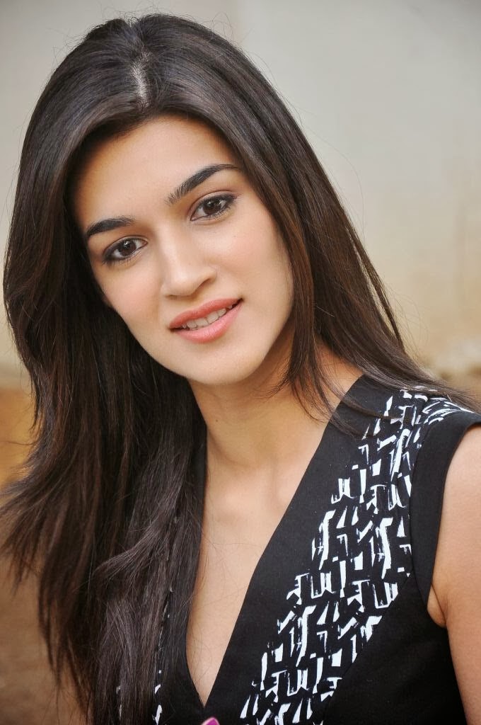 Nenokkadine Heroine Kriti Sanon Latest Photo Gallery (57) ~ Welcome to