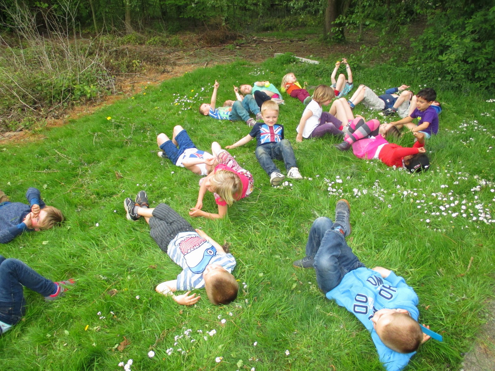 Kikkerklas Freinetschool De Bonte Specht: Genieten van het mooie weer