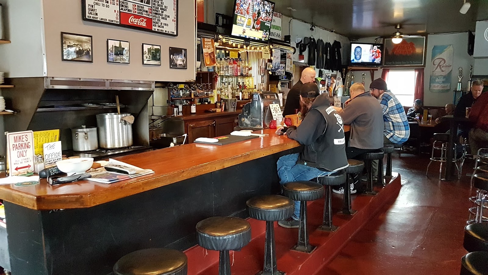 Jeeps Pubs Taverns and Bars Mike's Chili Parlor Tavern (Seattle