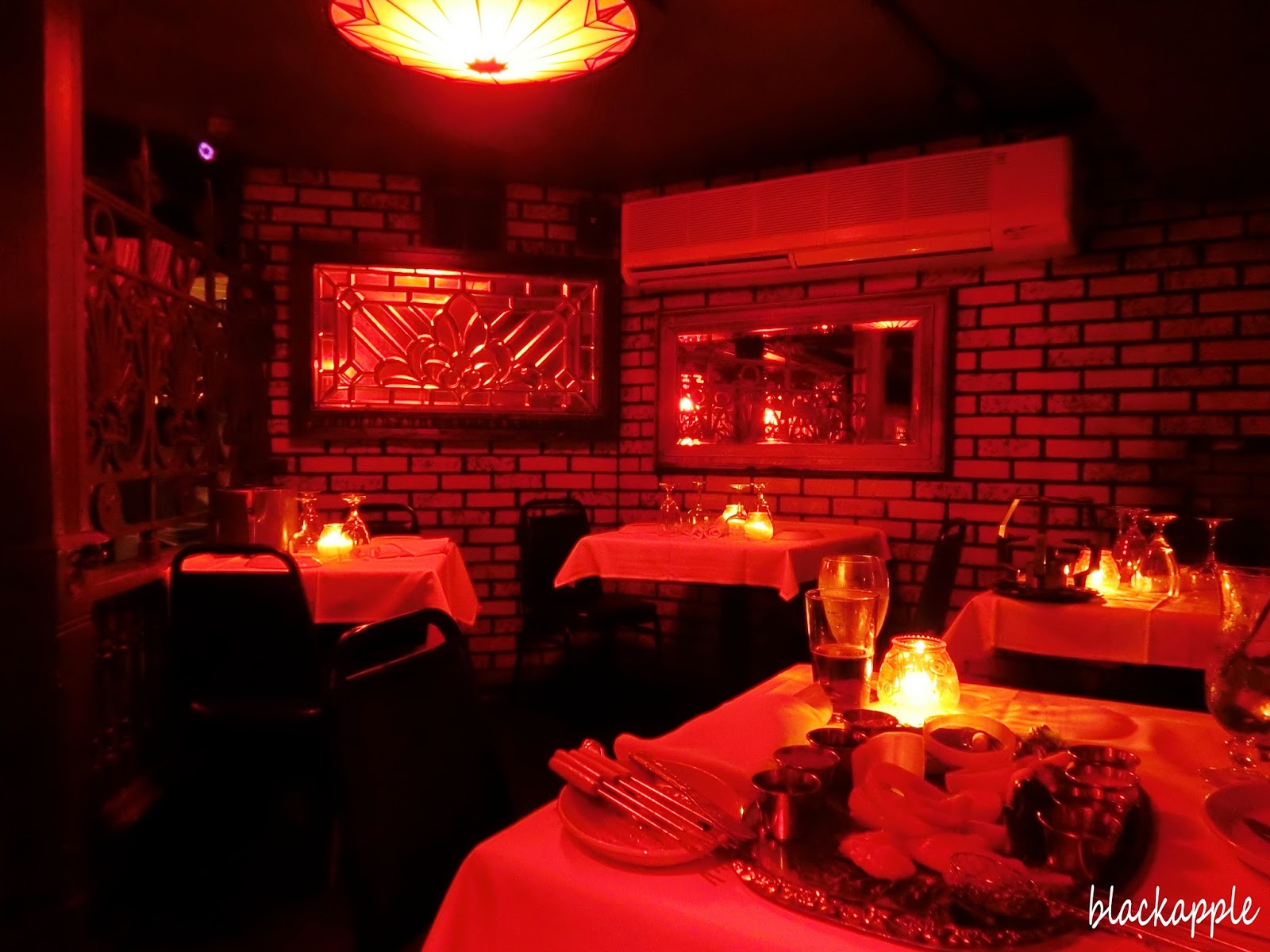 Black Applett Geja's Cafe