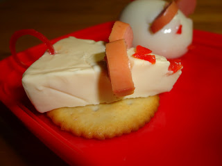 Bento Mice - Dairylea Triangle and Boiled Egg