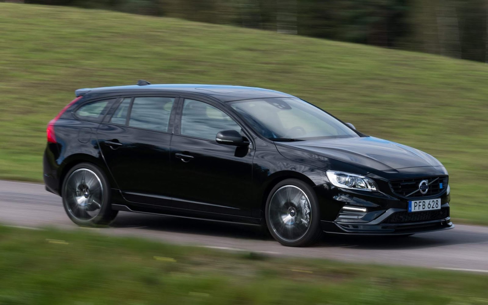 Volvo V60 Polestar 2018 recebe melhorias aerodinâmicas