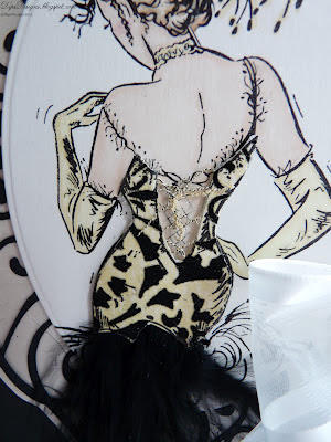 DipsDesigns: Damask Diva - Shaking her tail feathers!