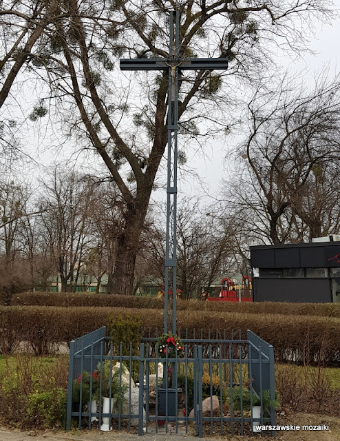 Warszawa Warsaw krzyż przydrożny warszawskie krzyże przydrożne kult religijny