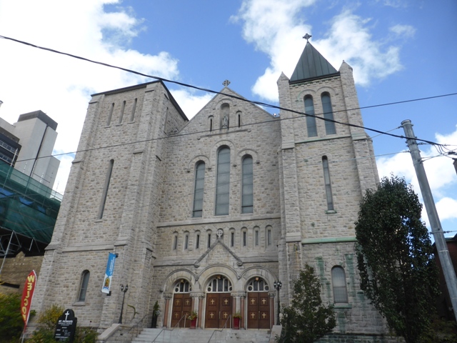 Loire Valley Experiences: Church on Sunday...Saint Patrick's, Toronto