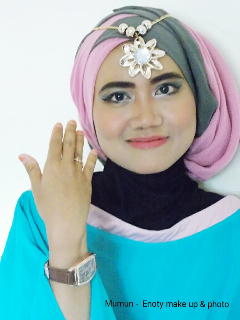 Contoh Make up wisuda dan pesta ala enoty Beauty You
