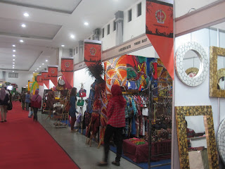 dekorasi stand pameran