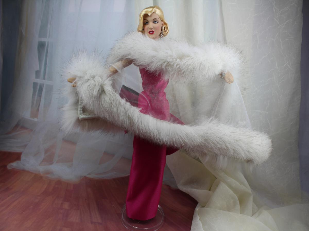 White Fur Stole >> dimitha-A-Day: Glamour furs for Tonner's Marilyn Monroe doll White Fur Stole >> dimitha-A-Day: Glamour furs for Tonner's Marilyn Monroe doll
