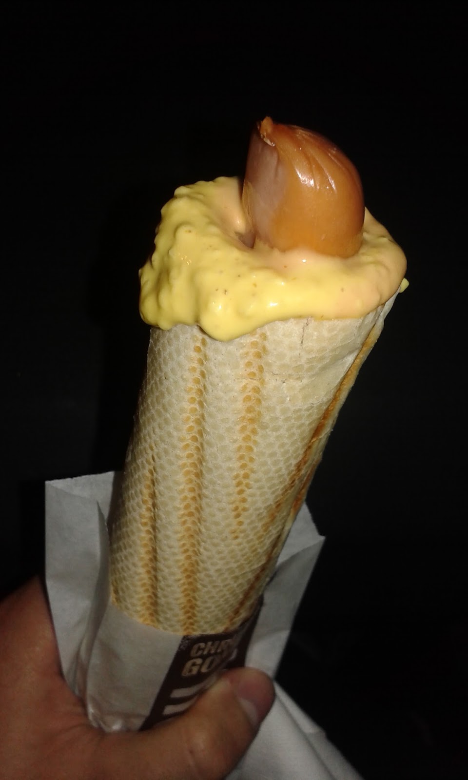 Co tu zjeść? Orlen hotdog z parówką z szynki