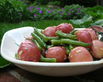 Best Ever New Potatoes & Green Beans, a classic summer combo ♥ AVeggieVenture.com. Weeknight Easy, Weekend Special. Budget Friendly. Gluten Free. Rave Reviews.