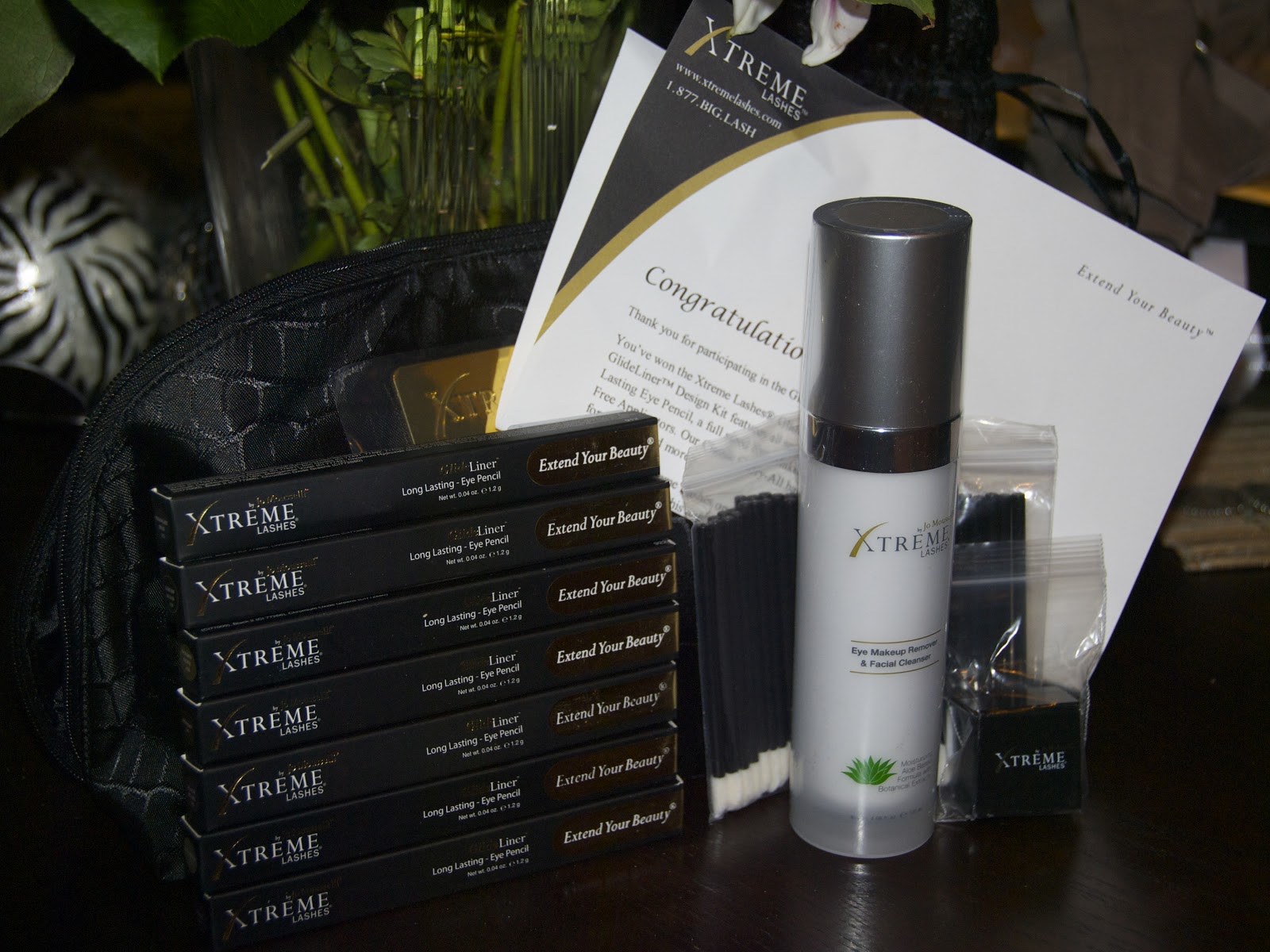 Jillicious Cosmetics Glossybox + Xtreme Lashes Giveaway.