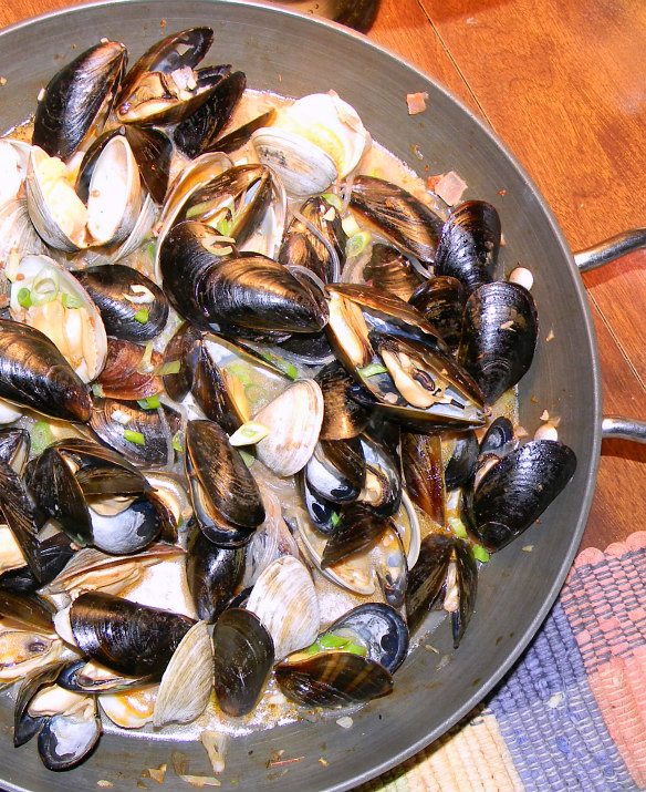 Wish Upon A Dish Bacon Beer Braised (BBB) Mussels & Clams