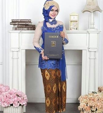 Kebaya Berjilbab Untuk Acara Wisuda