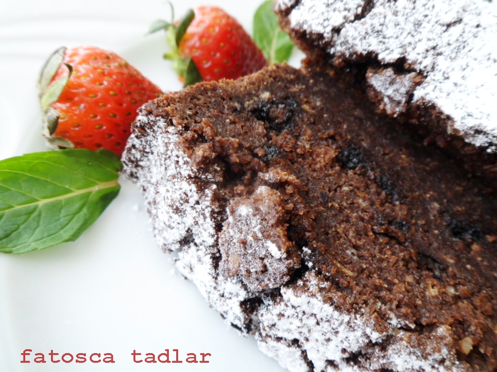 fatosca tadlar BAYAT EKMEKLİ ÇİKOLATALI KEK