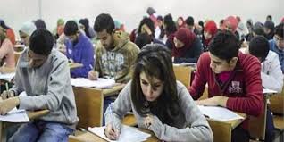 حالات اغماء عقب امتحان الفيزياء والتاريخ بين طلاب الثانوية العامة بمحافظة السويس حالات اغماء عقب امتحان الفيزياء والتاريخ بين طلاب الثانوية العامة بمحافظة السويس