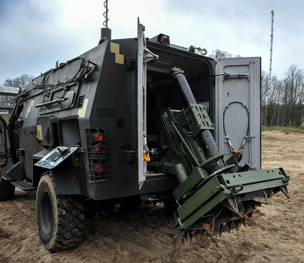 120-мм мобільний мінометний комплекс «Барс-8ММК» проходить державні випробування