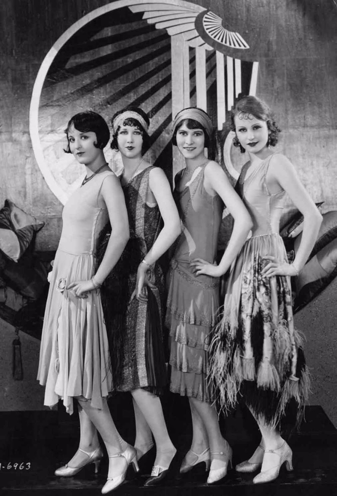 Style in the Jazz Age: 20 Vintage Photos Show Beautiful Women's