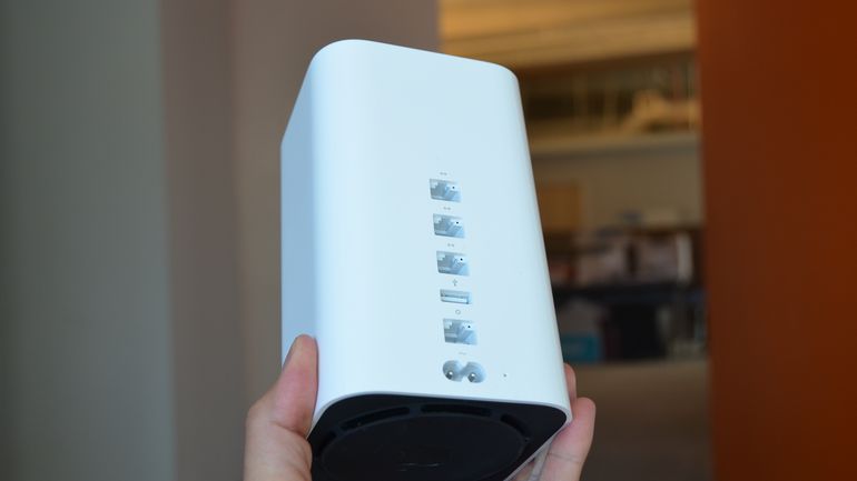 капсулы для сна во внуково. капсульный отель в аэропорту бангкока. капсульный отель абу даби аэропорт. роутер apple airport time capsule. капсулы аэропорт дубаи.