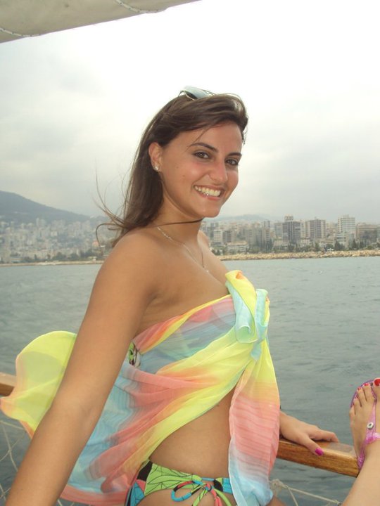 Arab Queen Pics  Lebanese Girl Enjoy Beach-3772