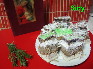 Tort cu nuca, mure si mousse de banane