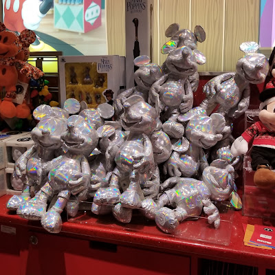 disney mickey mouse memories december