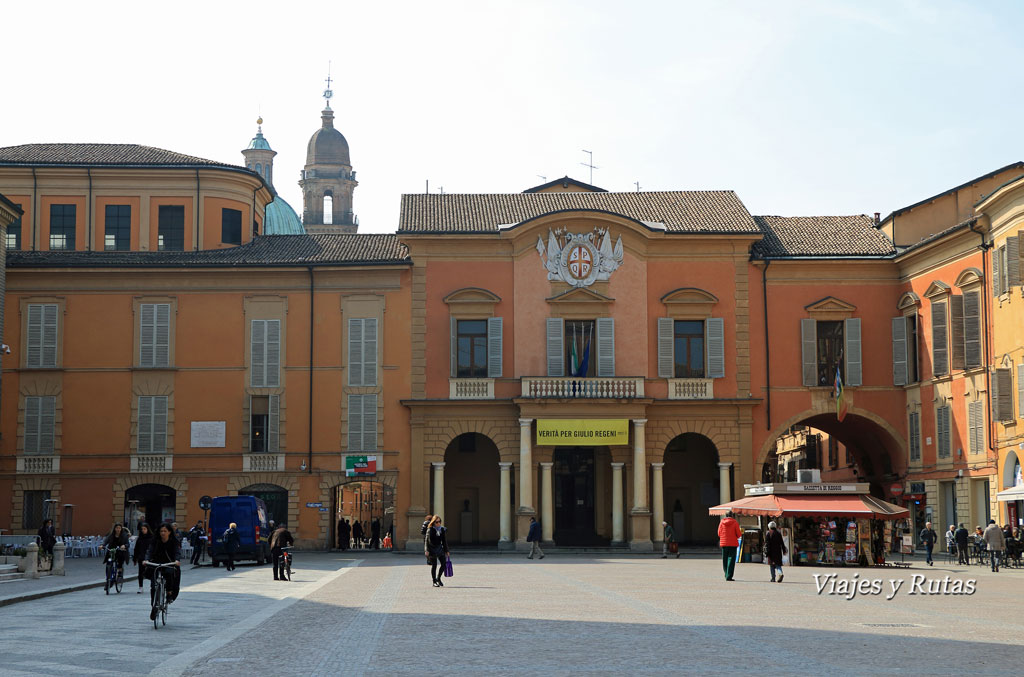 Ayuntamiento de Reggio Emilia, Piazza Camillo Prampolini