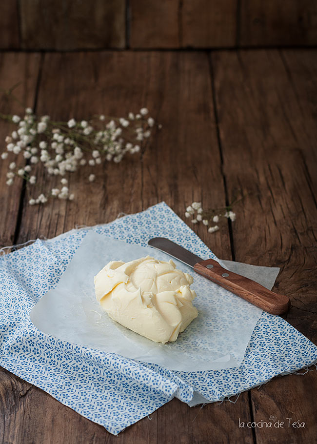 La cocina de Tesa Buttermilk casero tradicional y mantequilla con