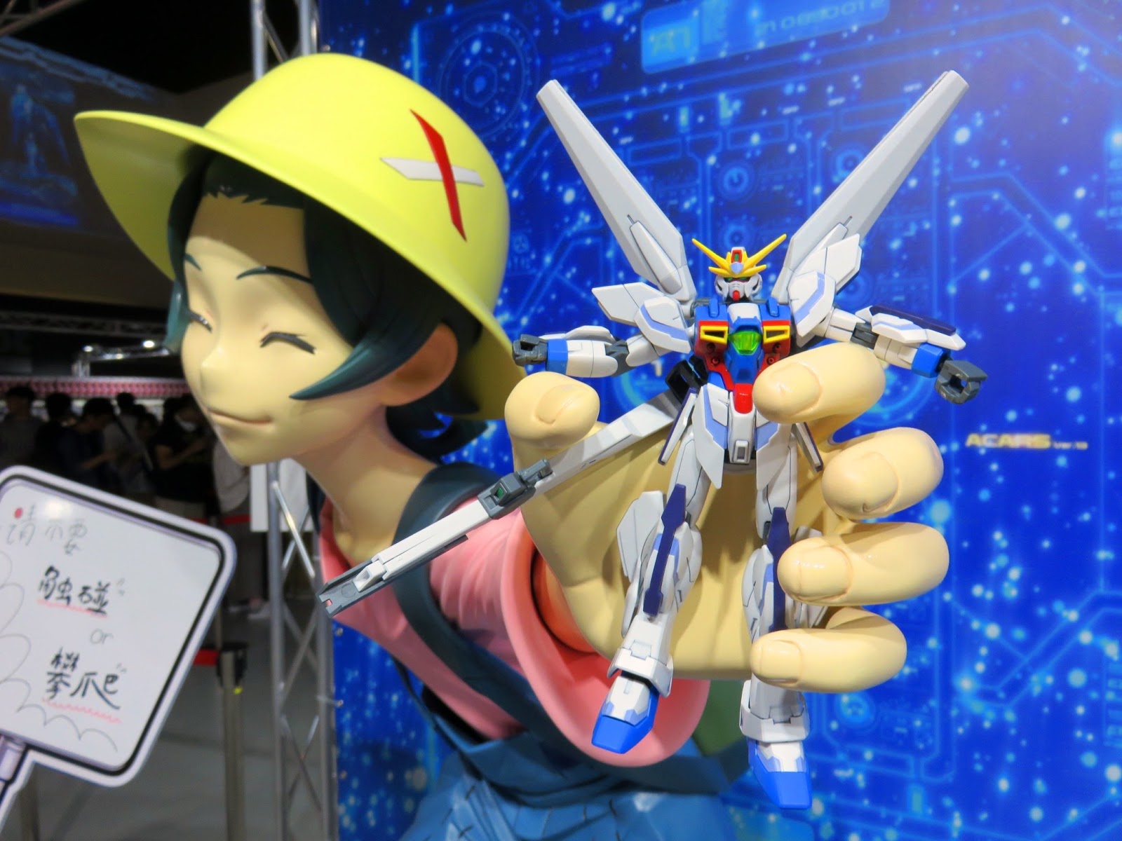 DeToyz The world's biggest Gundam Store The Gundam Base Tokyo