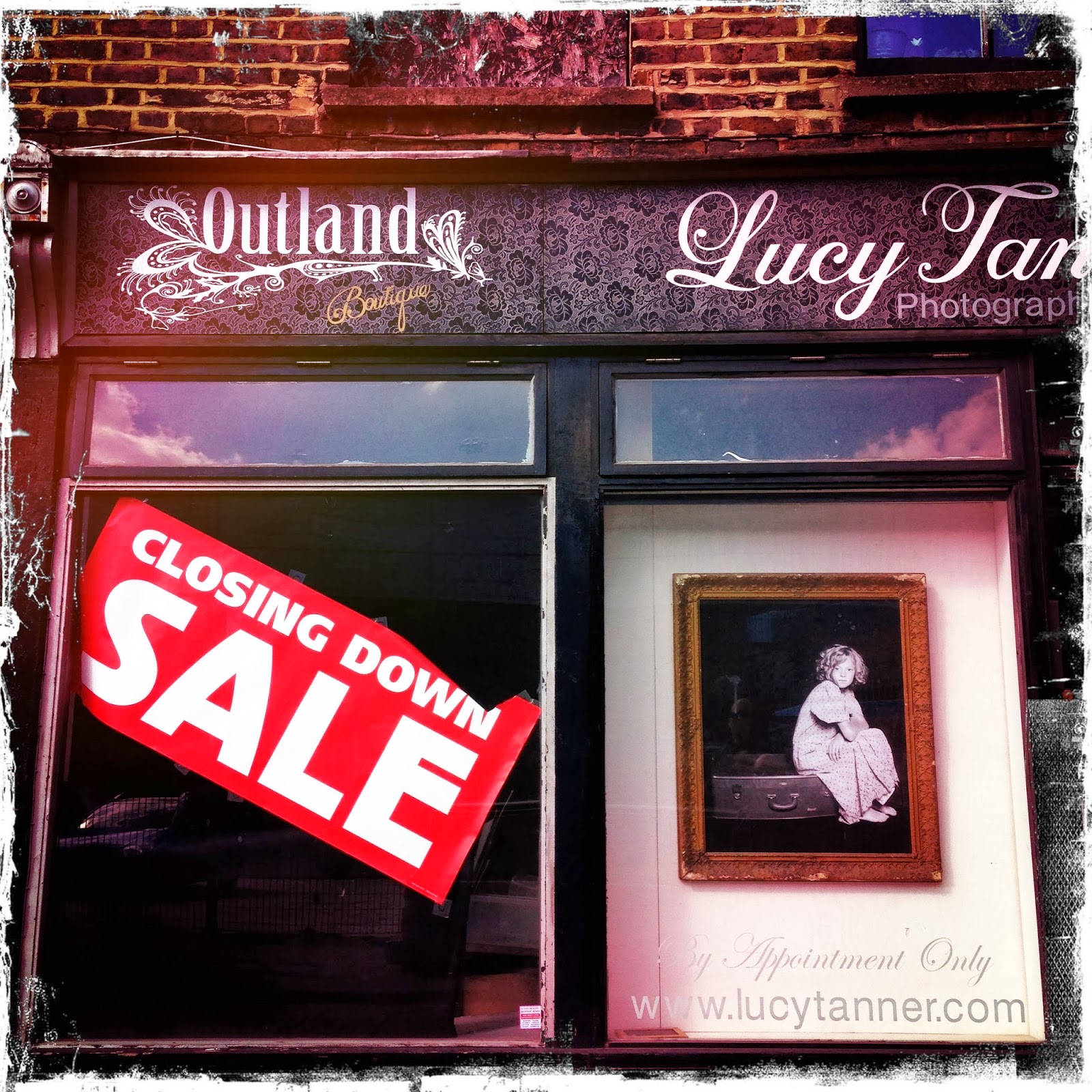 Another photography studio closing down