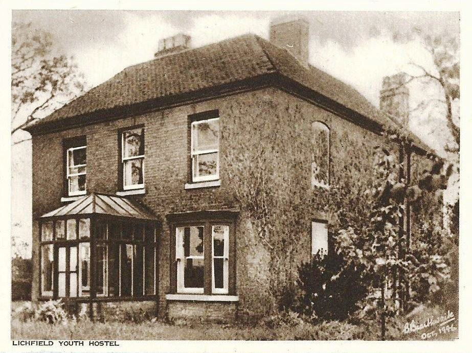 Patrick Comerford An old postcard reminds me of ‘Buckingham’s Palace