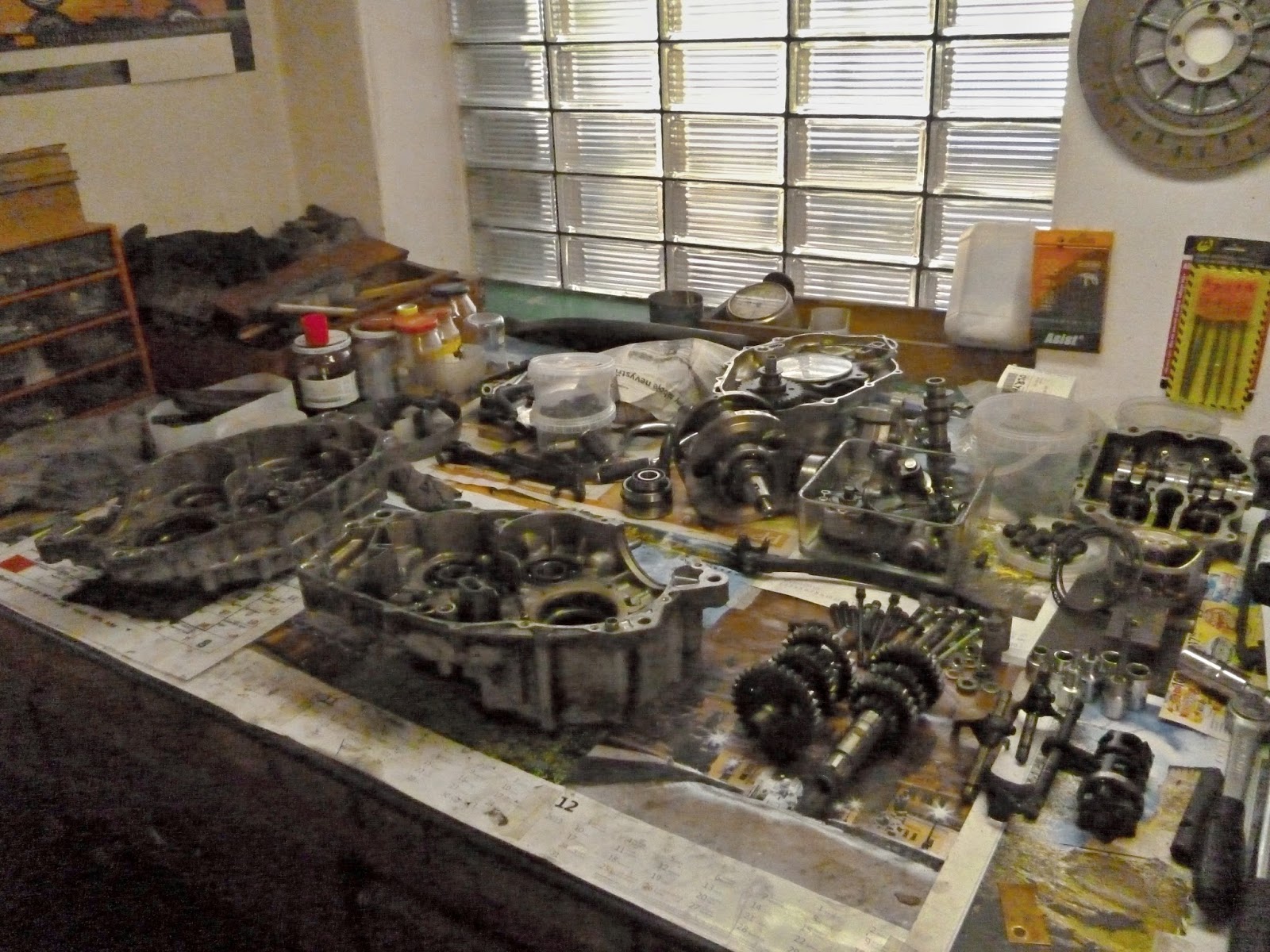 Yamaha SRX 400 Restoration & Modification : Engine disassembly and cleaning